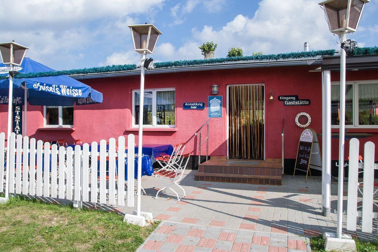 Familienzimmer Mit Gemeinschaftsbad Gross Banzelvitz エクステリア 写真