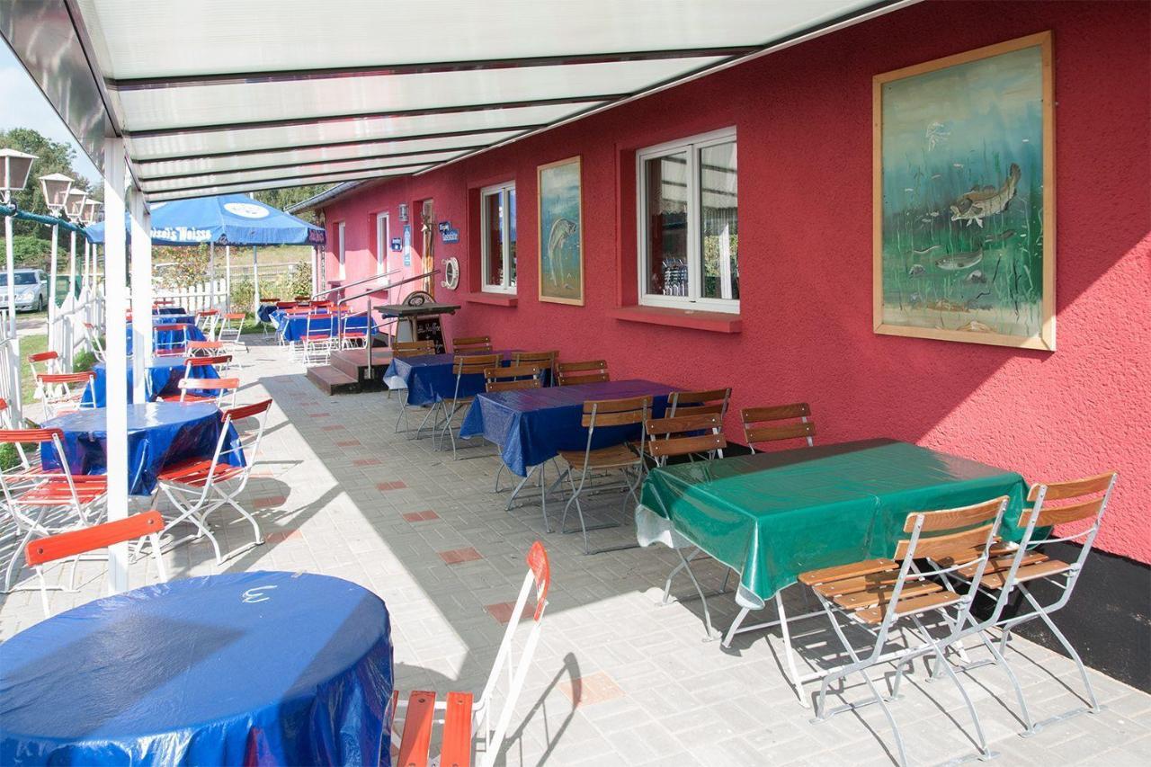 Familienzimmer Mit Gemeinschaftsbad Gross Banzelvitz エクステリア 写真