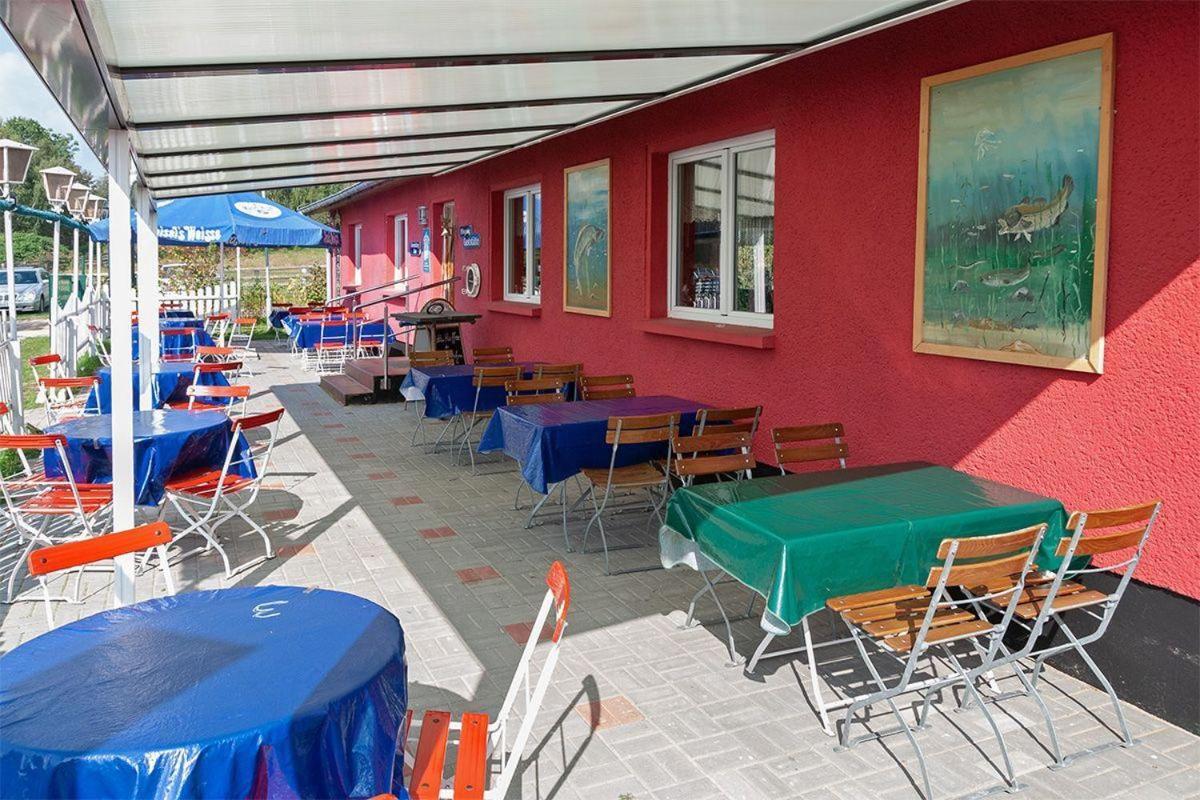 Familienzimmer Mit Gemeinschaftsbad Gross Banzelvitz エクステリア 写真